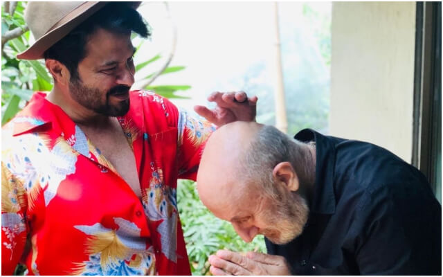 Anupam Kher Taking The Blessing From Anil Kapoor For The Last Show.
