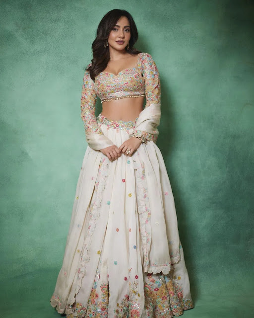 Neha Sharma beautiful in lehenga set