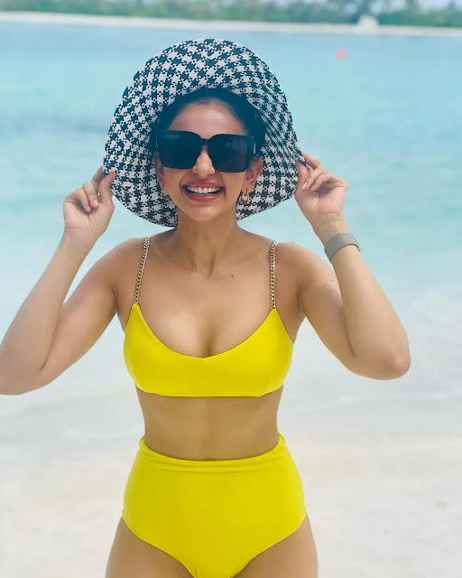 Tollywood actress Rakul preet singh bikini look