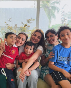 Kajal with lovely picture with sister and kids