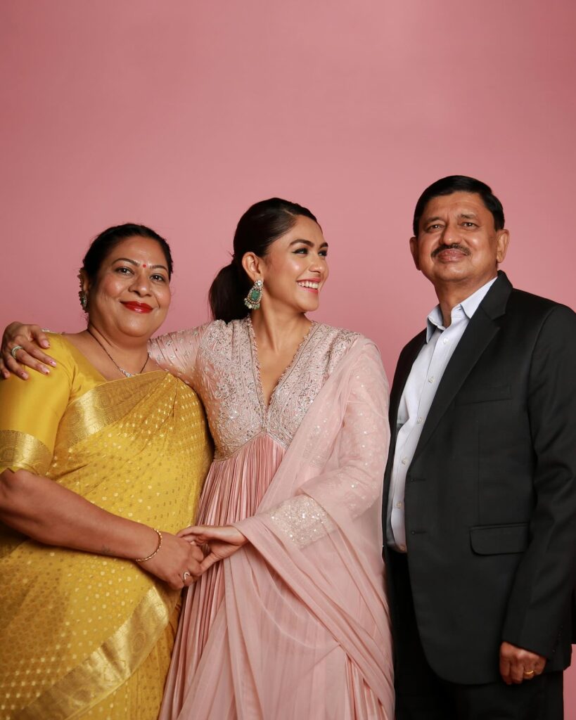 Mrunal with her family for family star