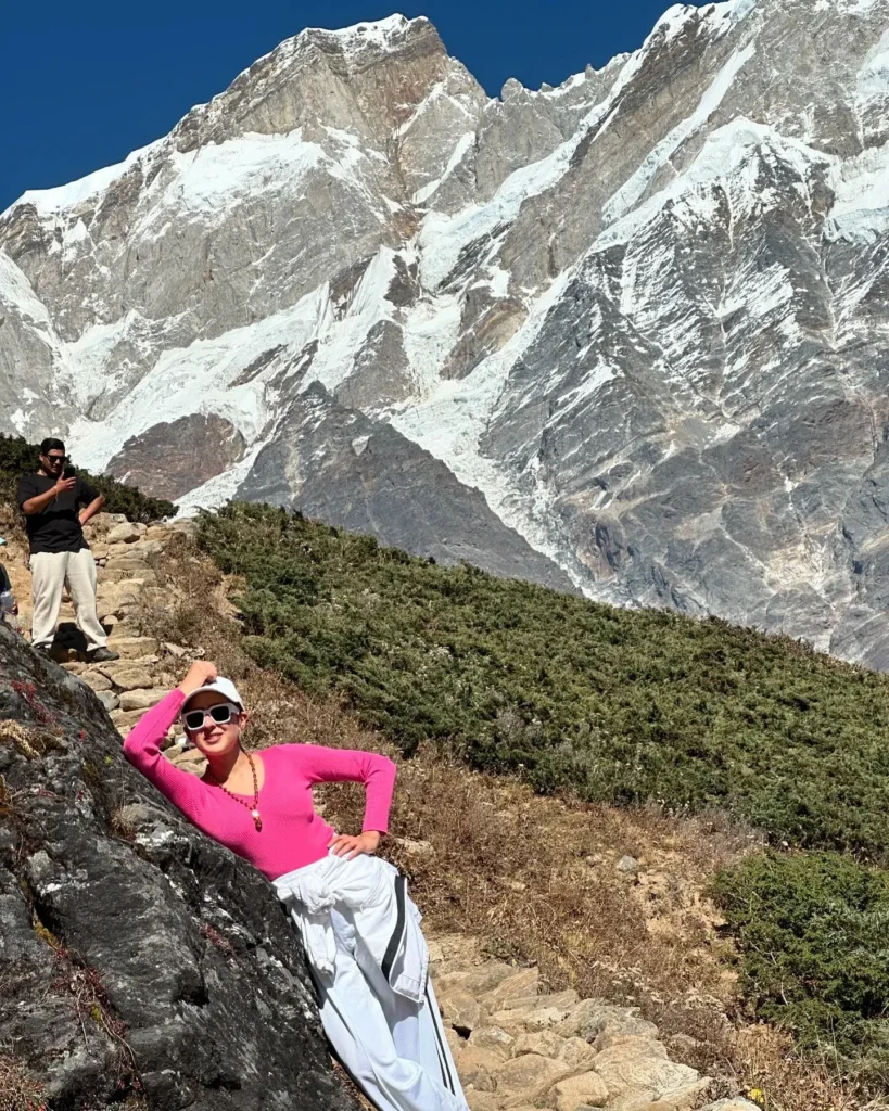 SAra Ali Khan cute picture in Mountains