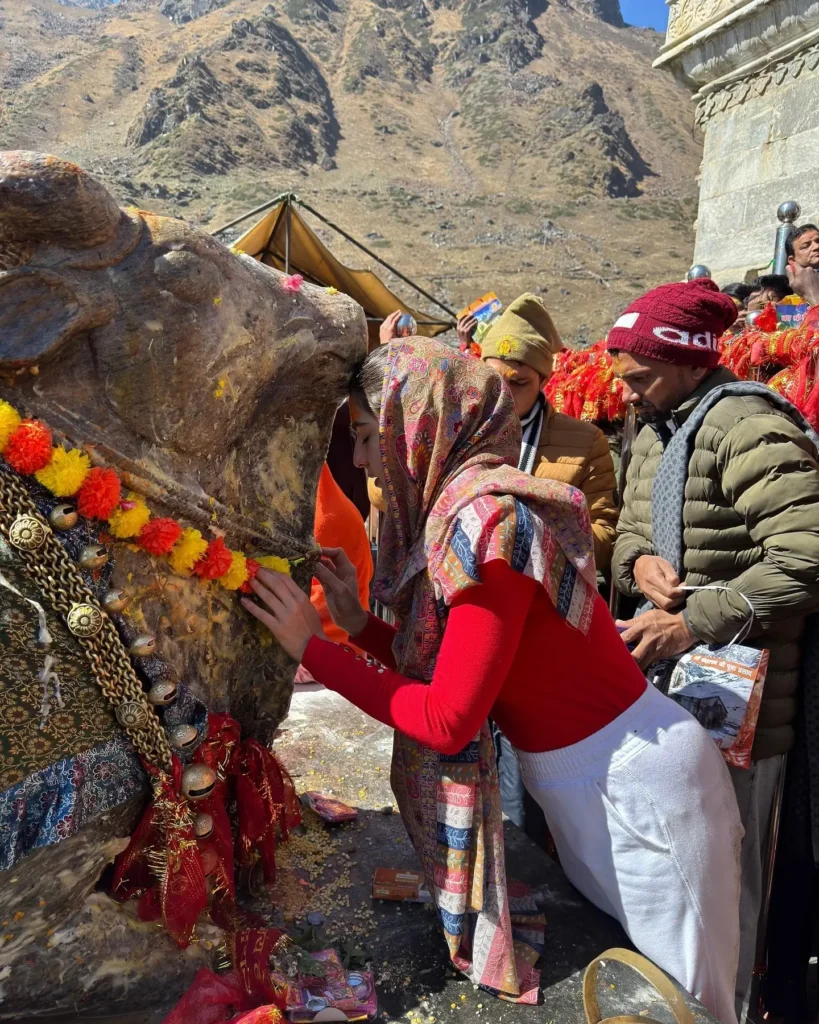 Sara Ali khan temple visit