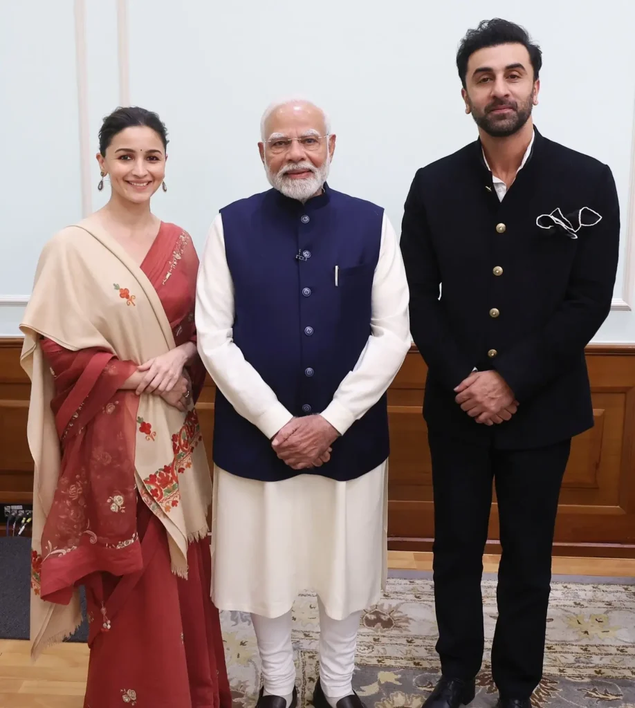 Alia Bhatt and Ranbir Kapoor clicked with Narendra Modi